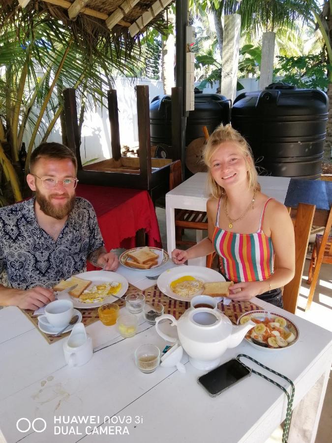 Sandil Surf House Ahangama Ngoại thất bức ảnh